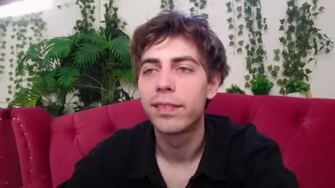 milkhunter_ online show from April 18, 8:38 am