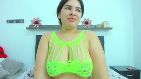 Snapshot of milky_way_18 chatting on December 18, 3:44 pm milky_way_18 online show from December 18, 3:44 pm