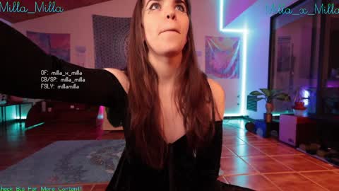 Snapshot of milla_milla chatting on January 6, 8:24 am milla_milla online show from January 6, 8:24 am
