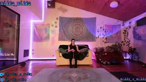 milla_milla online show from July 12, 5:10 am