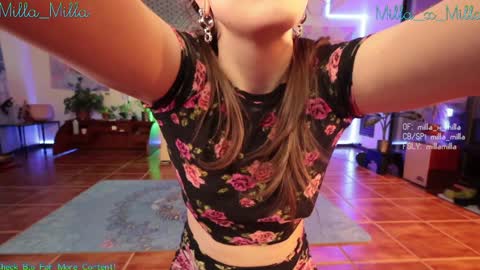 Snapshot of milla_milla chatting on February 8, 4:03 am milla_milla online show from February 8, 4:03 am