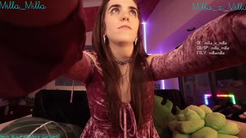 Snapshot of milla_milla chatting on January 30, 4:37 am milla_milla online show from January 30, 4:37 am