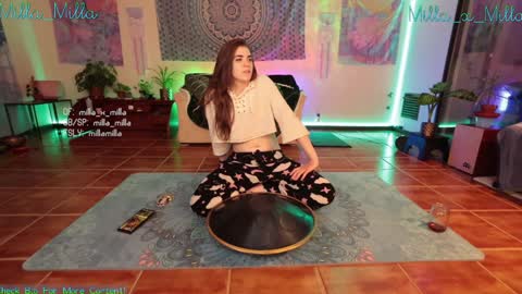 Snapshot of milla_milla chatting on January 21, 2:43 am milla_milla online show from January 21, 2:43 am