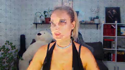 MillaXQueen online show from June 30, 4:28 pm