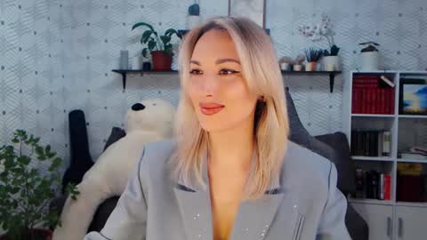 MillaXQueen online show from March 25, 3:08 pm