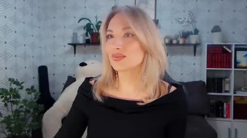 MillaXQueen online show from April 19, 1:34 pm