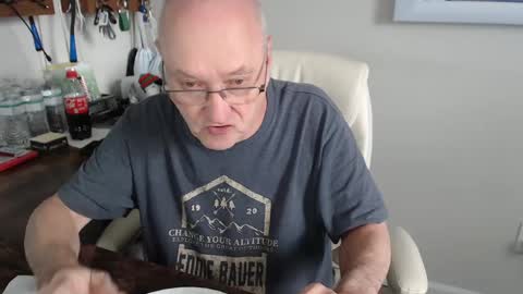 Snapshot of millenium0129 chatting on October 8, 6:03 pm millenium0129 online show from October 8, 6:03 pm