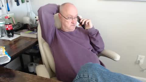 Snapshot of millenium0129 chatting on February 21, 6:15 pm millenium0129 online show from February 21, 6:15 pm