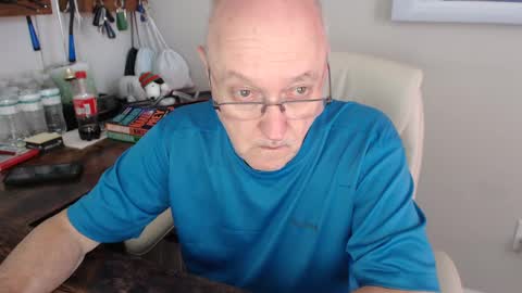 Snapshot of millenium0129 chatting on October 9, 6:13 pm millenium0129 online show from October 9, 6:13 pm