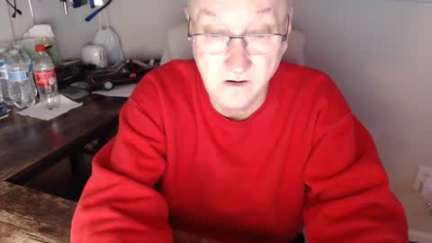 Snapshot of millenium0129 chatting on December 3, 1:36 am millenium0129 online show from December 3, 1:36 am