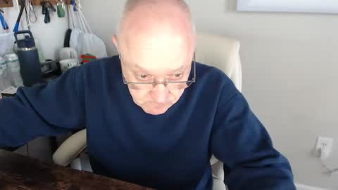 millenium0129 online show from December 3, 6:08 pm