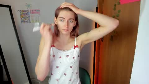 millie_lacroix online show from June 17, 11:48 am