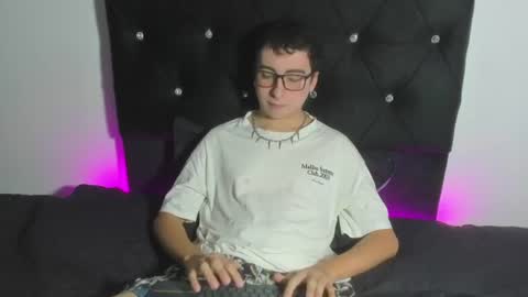 milogm_ online show from July 2, 8:36 pm