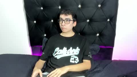 milogm_ online show from July 8, 4:38 am