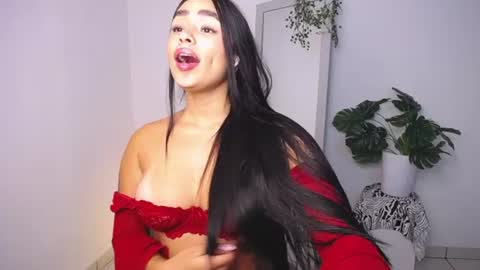 Mily Ortiz online show from July 11, 5:16 pm