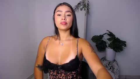 Mily Ortiz online show from June 9, 2:06 pm