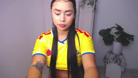 Mily Ortiz online show from July 3, 4:01 pm