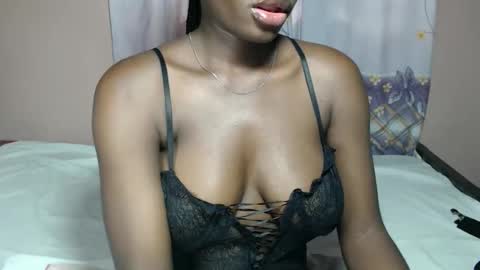mimiebony online show from May 17, 11:41 am