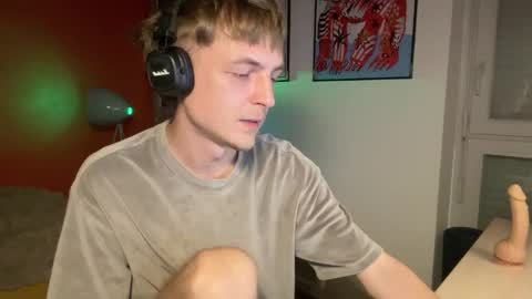 mimiro12 online show from April 18, 7:07 pm