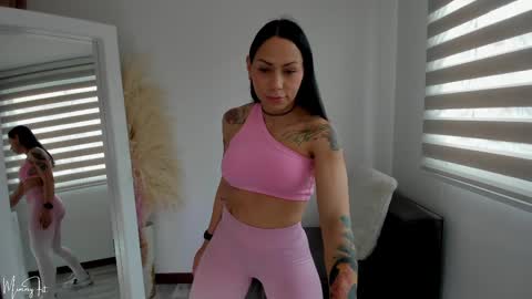 mimmyfit1 online show from February 16, 5:37 pm