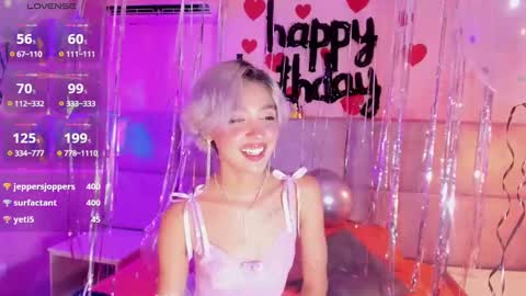 Minji online show from March 1, 2:55 pm