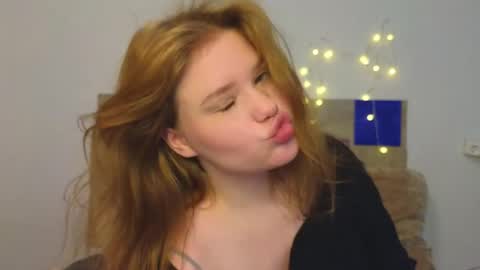 hi Im Mina  online show from May 16, 6:43 am