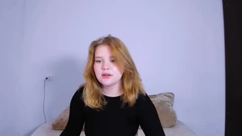 hi Im Mina  online show from October 18, 10:36 pm