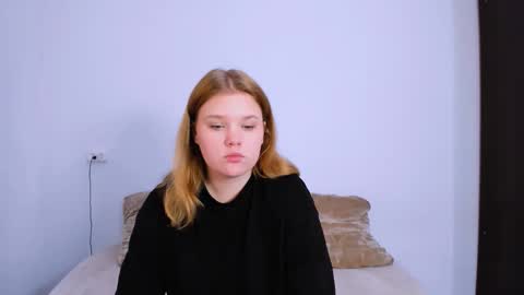 hi Im Mina  online show from October 17, 2:37 am