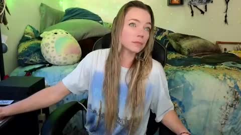Snapshot of mindymars chatting on February 24, 4:36 pm Mindy Mars online show from February 24, 4:36 pm