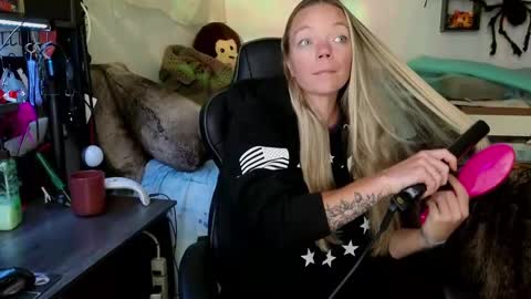 Mindy Mars online show from October 8, 2:56 pm