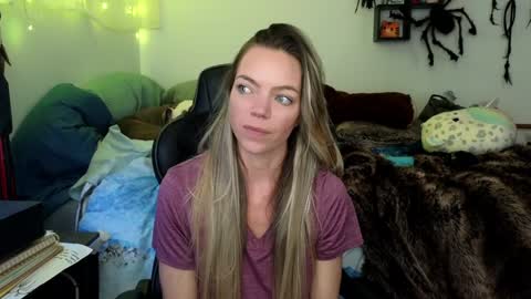 Snapshot of mindymars chatting on January 13, 6:38 pm Mindy Mars online show from January 13, 6:38 pm