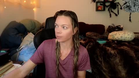 Snapshot of mindymars chatting on January 10, 2:45 pm Mindy Mars online show from January 10, 2:45 pm