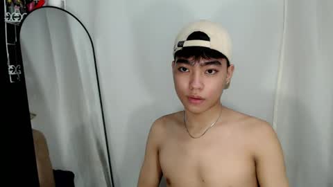 mingkla_man online show from May 23, 10:44 am