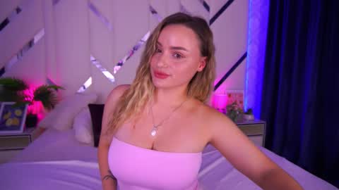 minifox_ online show from October 7, 7:15 am