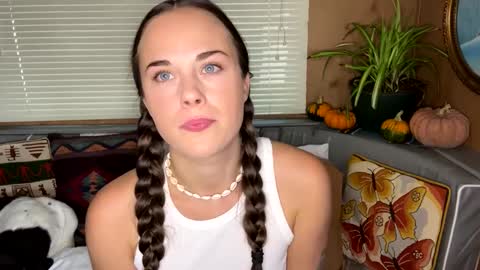 minimaggie online show from September 24, 7:42 pm