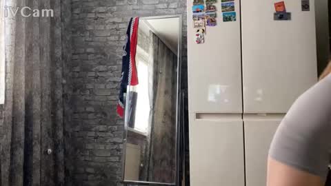 minimimi18 online show from November 26, 7:16 am