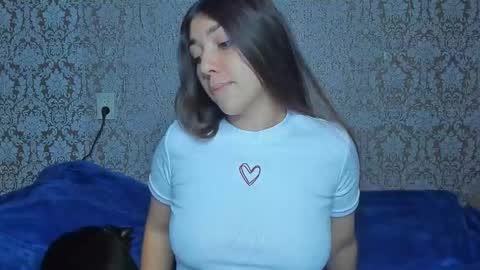 Snapshot of mira_bloempje chatting on September 13, 7:49 pm Mira online show from September 13, 7:49 pm
