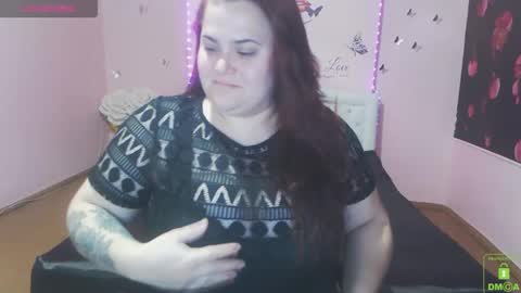 mira_cle_ online show from May 25, 9:04 am