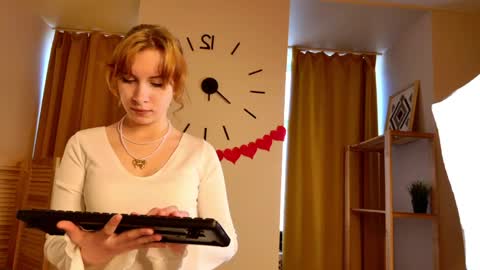 Aki online show from April 8, 10:40 am