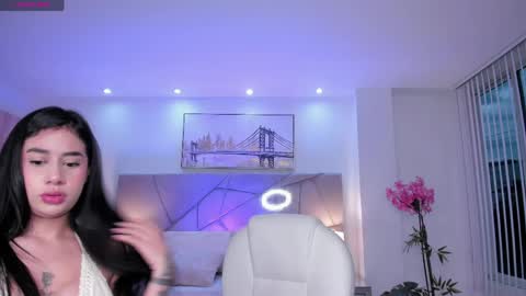 miranda_crawfor online show from May 19, 11:39 am