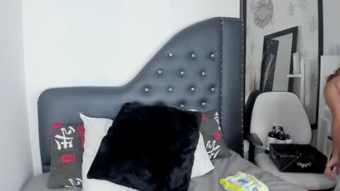 Mirandas room online show from October 5, 4:58 pm