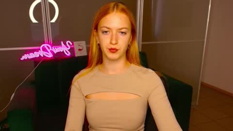 Snapshot of mirandamayers chatting on September 22, 5:55 am MirandaMayers online show from September 22, 5:55 am