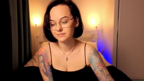 MiraSkyy online show from October 21, 6:33 pm