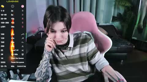 MiraVelle online show from October 20, 9:42 pm