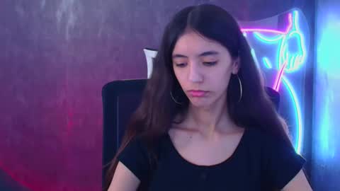 Snapshot of miri_miss chatting on December 15, 1:43 pm Miri online show from December 15, 1:43 pm