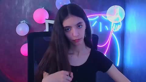 Snapshot of miri_miss chatting on February 14, 10:49 am Miri online show from February 14, 10:49 am