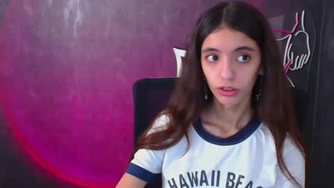 Snapshot of miri_miss chatting on December 22, 7:11 am Miri online show from December 22, 7:11 am