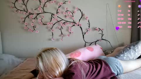 MisaMew online show from March 24, 9:48 am