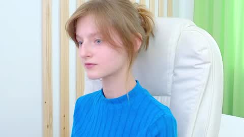 Alisa NONNUDE online show from March 12, 1:15 pm