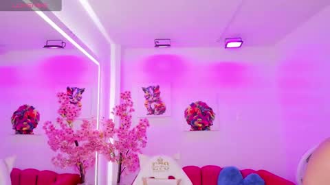 Melanie online show from February 24, 12:05 pm